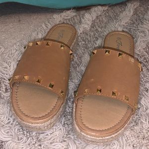Boutique Wedges